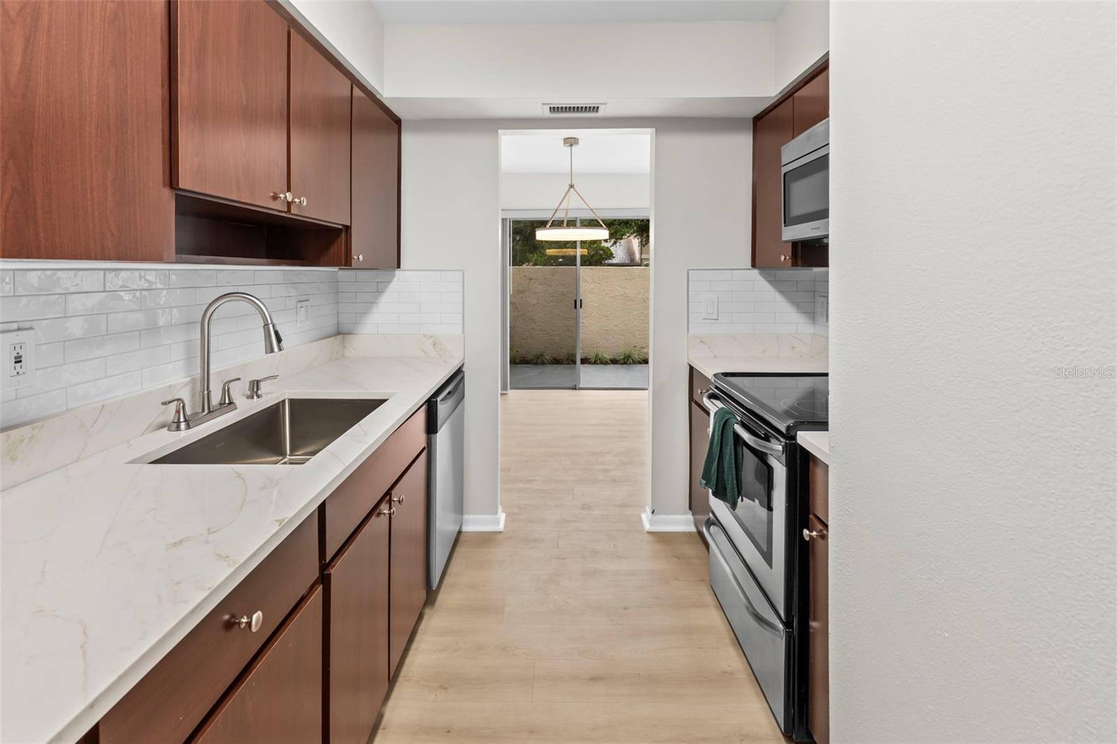 RAINTREE MANOR HOMES CONDOMINI - Residential