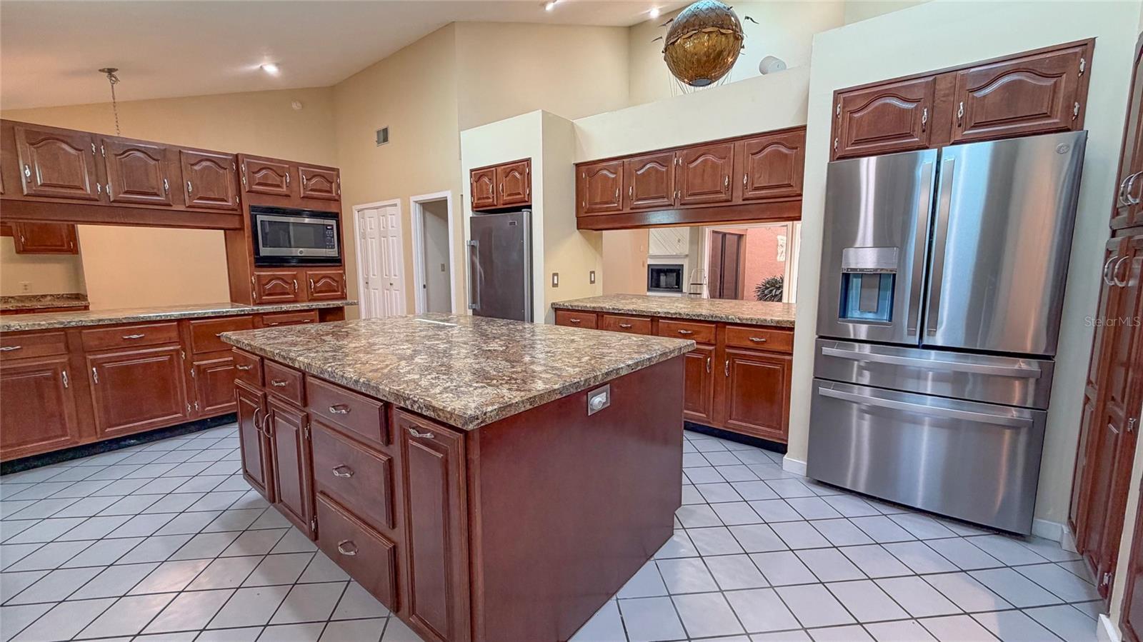 HIDDEN LAKE ESTATES - Residential Lease