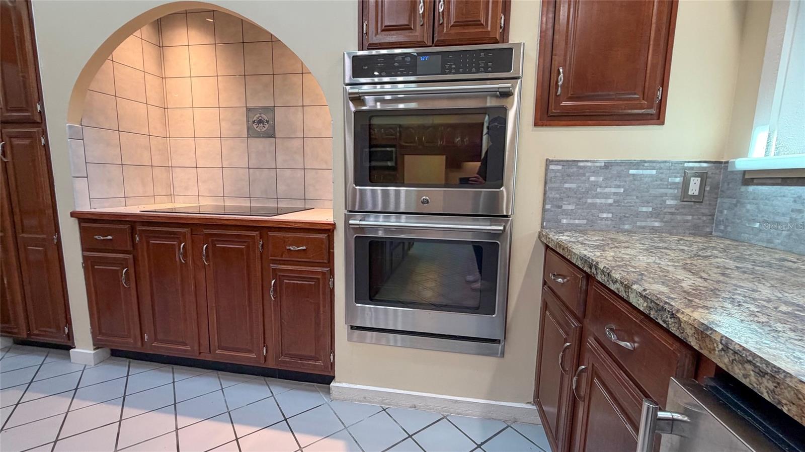 HIDDEN LAKE ESTATES - Residential Lease