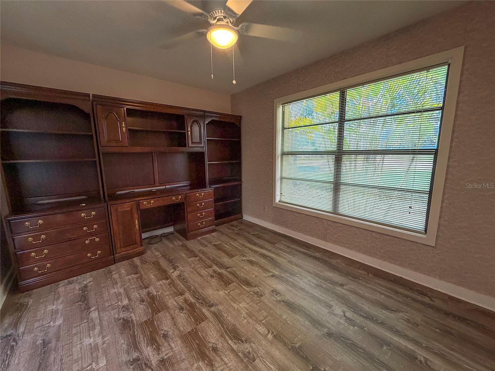 HIDDEN LAKE ESTATES - Residential Lease