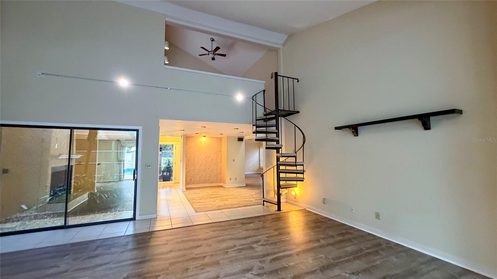 HIDDEN LAKE ESTATES - Residential Lease