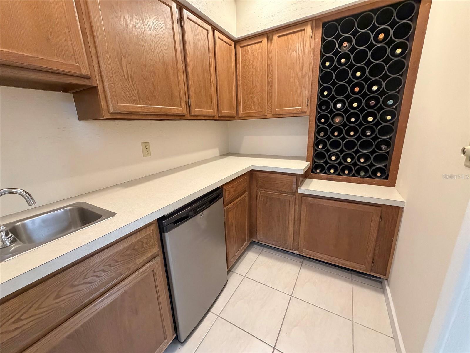 HIDDEN LAKE ESTATES - Residential Lease
