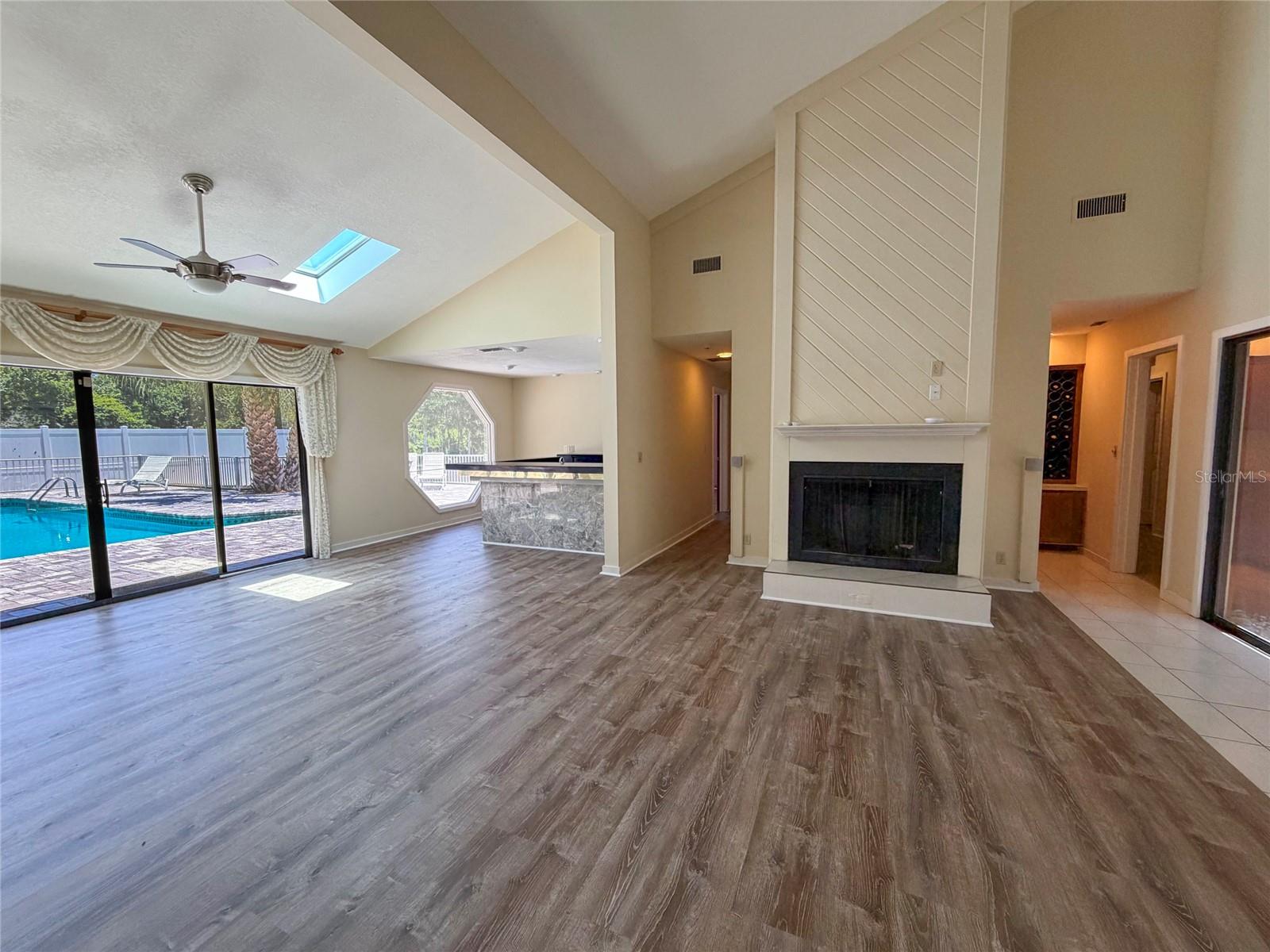 HIDDEN LAKE ESTATES - Residential Lease