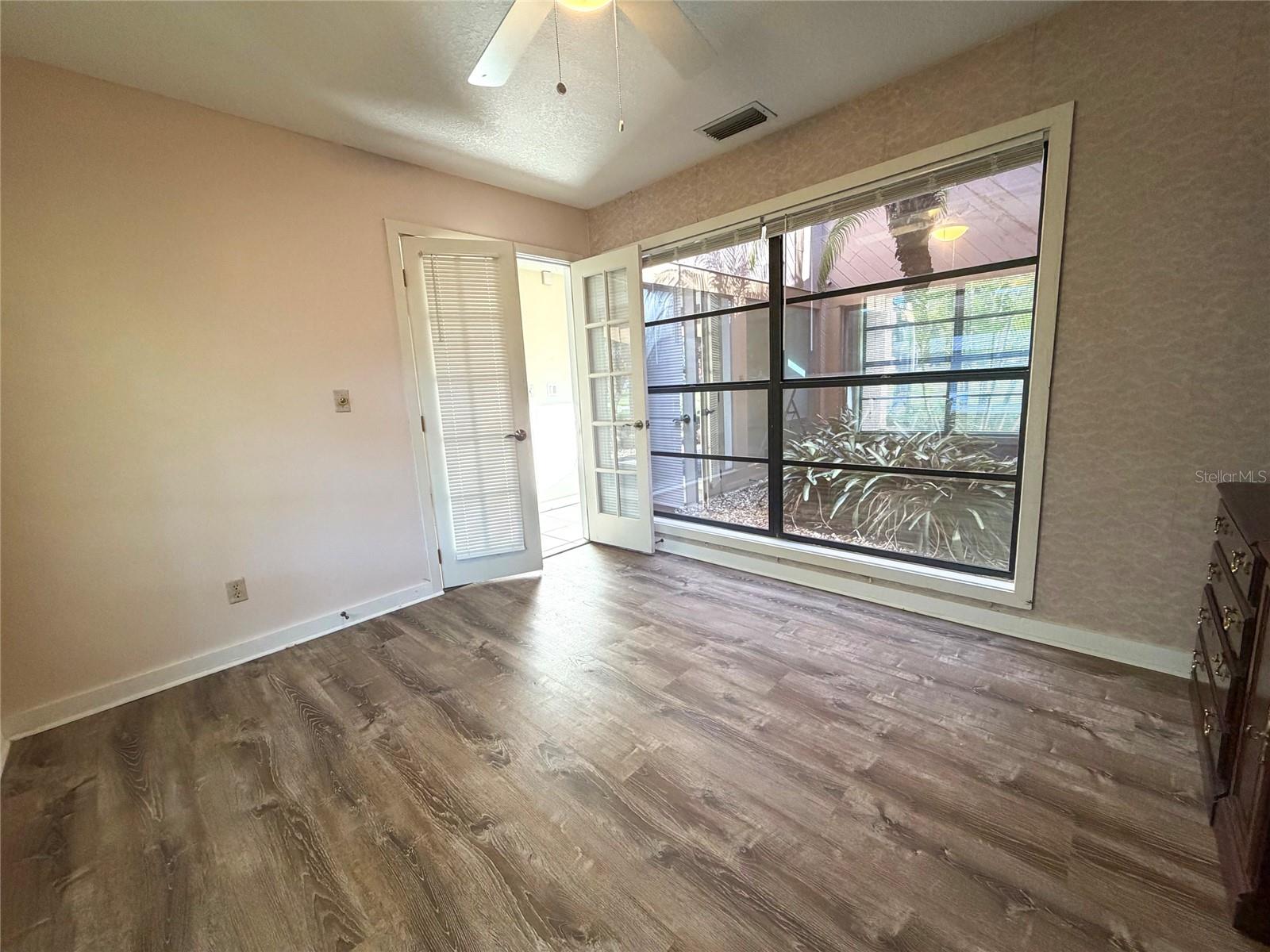 HIDDEN LAKE ESTATES - Residential Lease