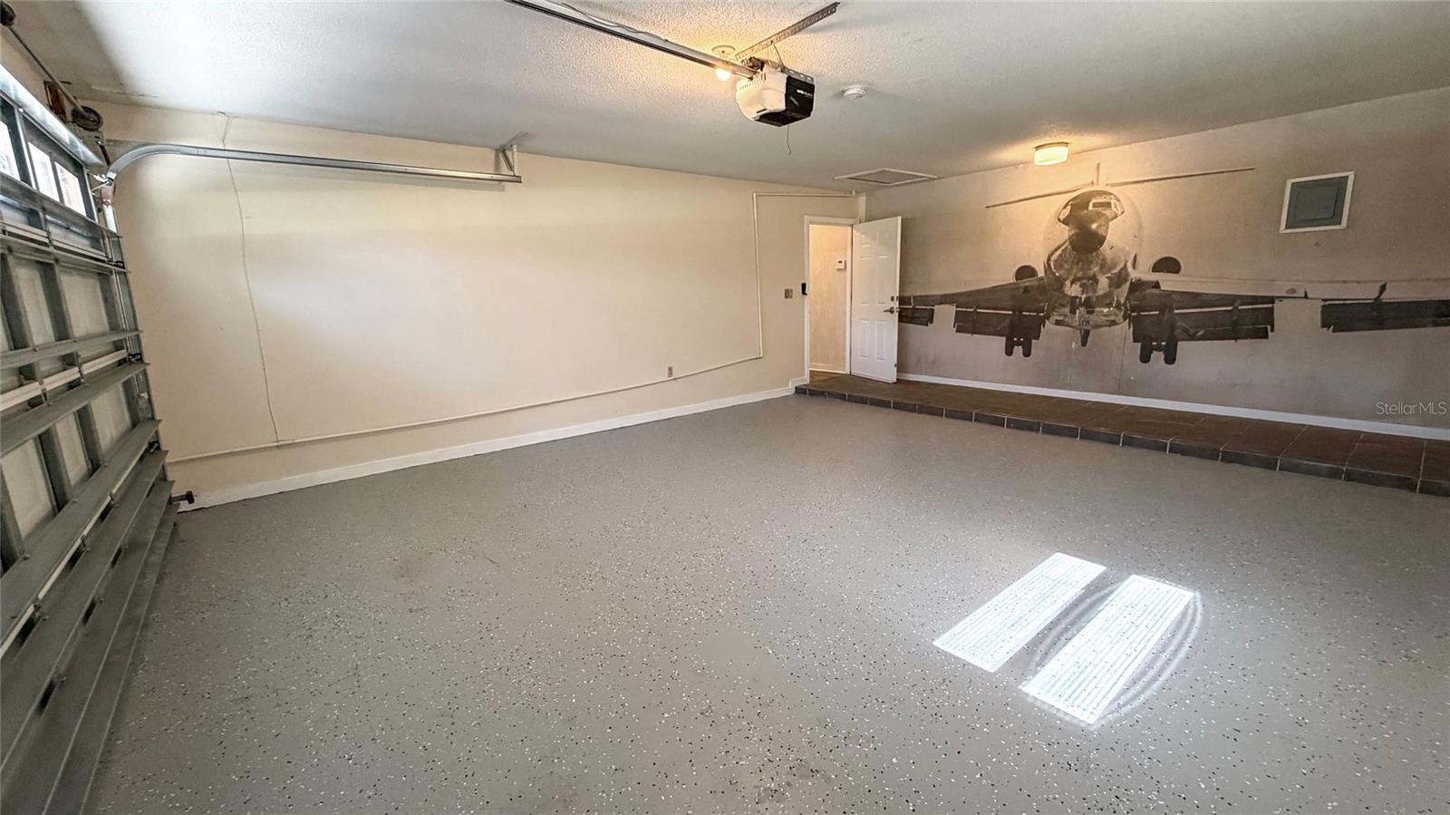 HIDDEN LAKE ESTATES - Residential Lease