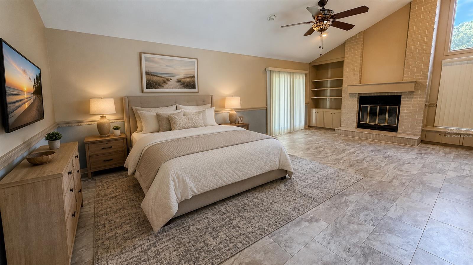 HIDDEN LAKE ESTATES - Residential Lease