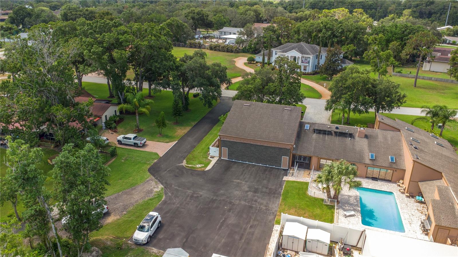 HIDDEN LAKE ESTATES - Residential Lease
