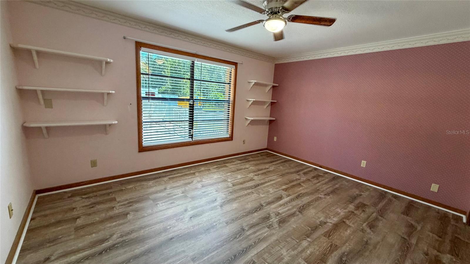 HIDDEN LAKE ESTATES - Residential Lease