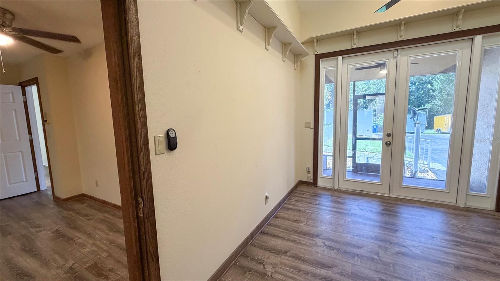 HIDDEN LAKE ESTATES - Residential Lease