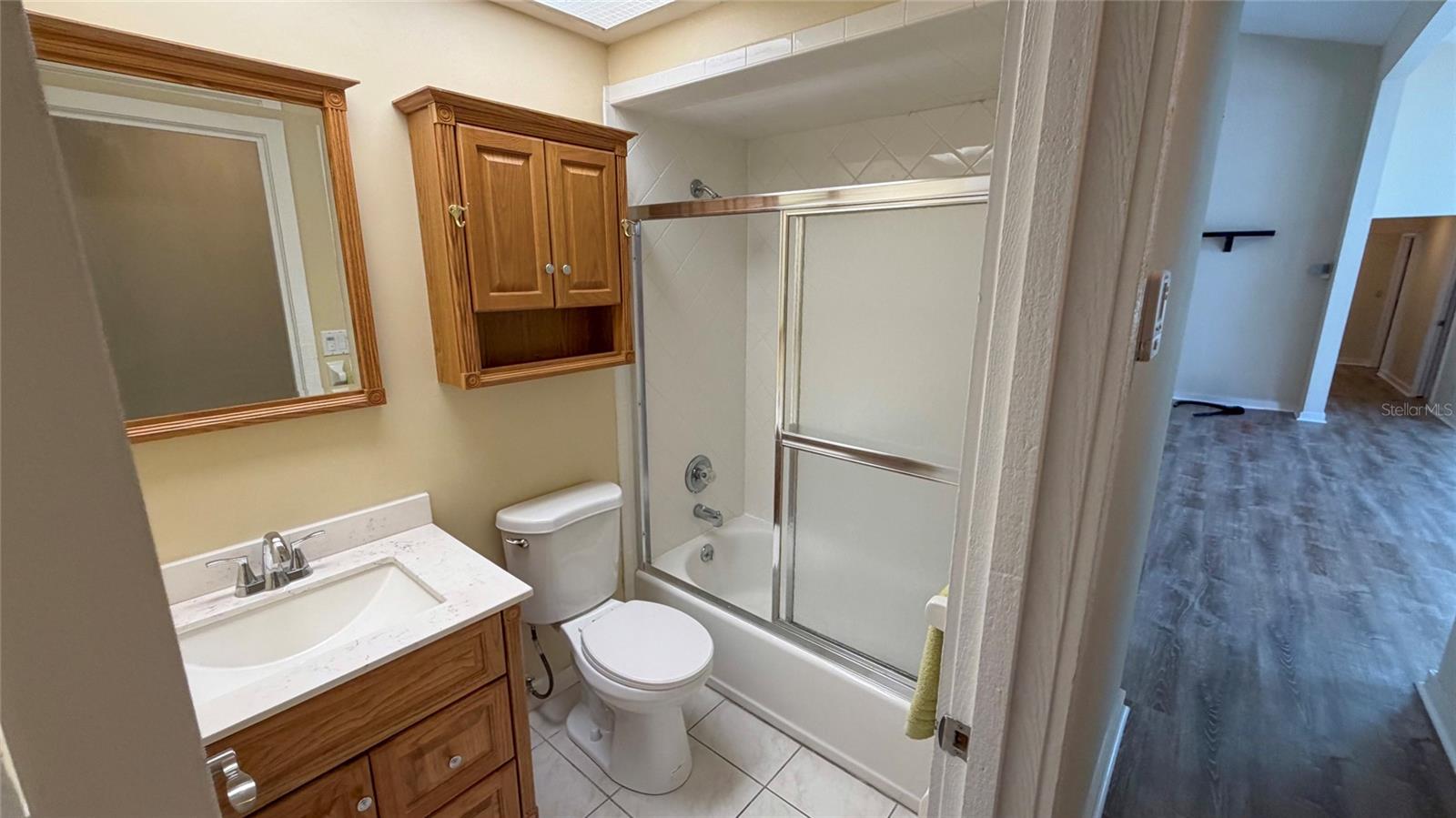 HIDDEN LAKE ESTATES - Residential Lease
