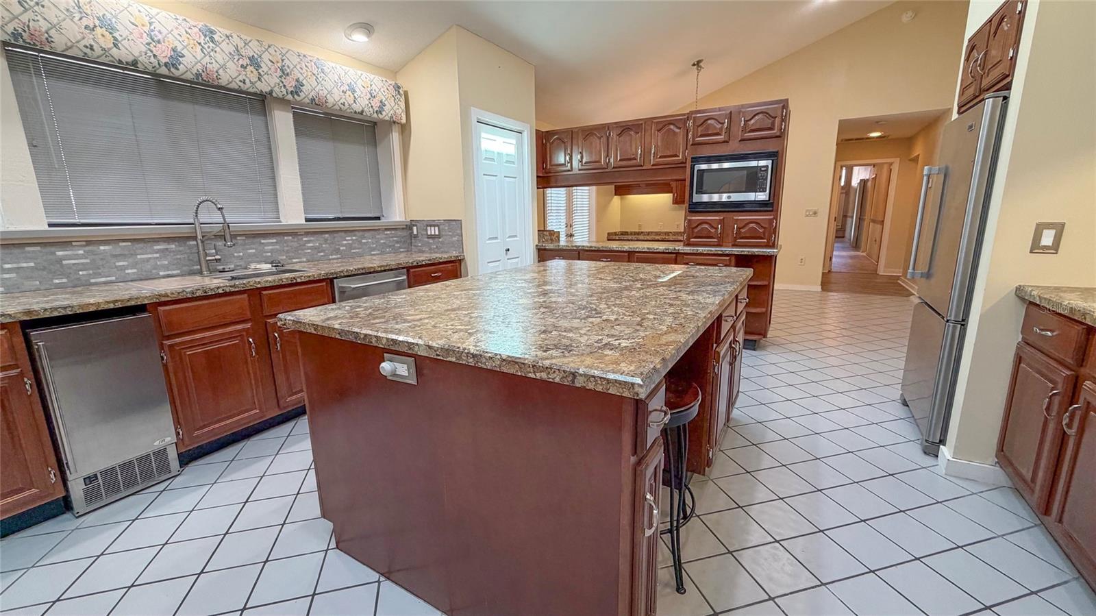 HIDDEN LAKE ESTATES - Residential Lease