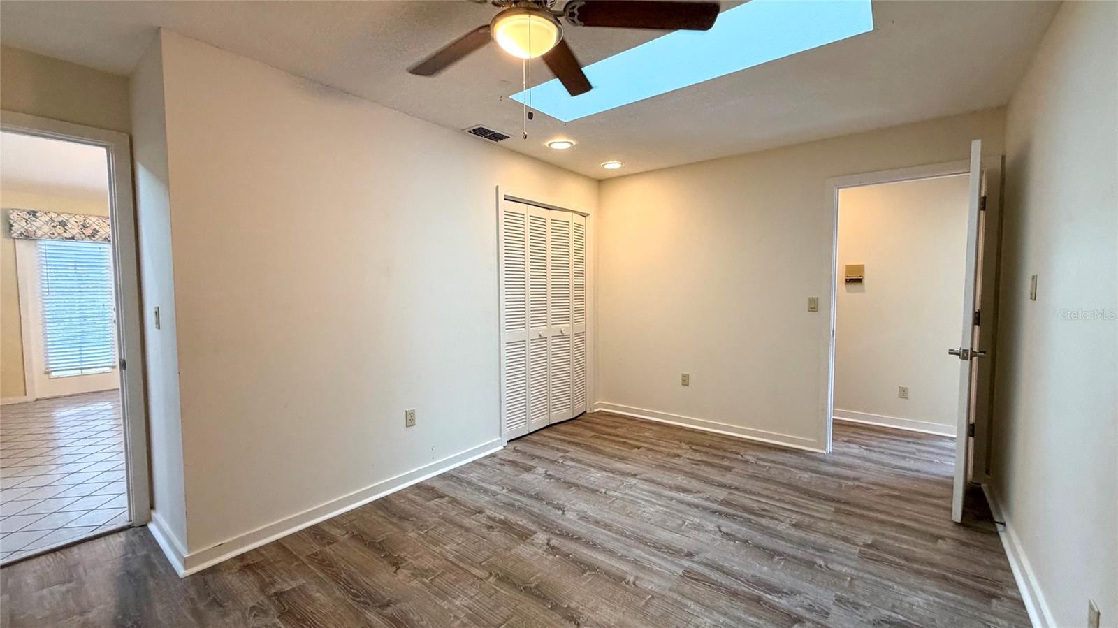 HIDDEN LAKE ESTATES - Residential Lease