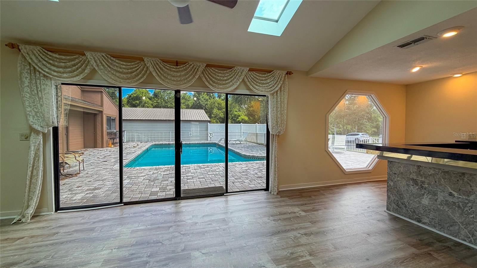 HIDDEN LAKE ESTATES - Residential Lease
