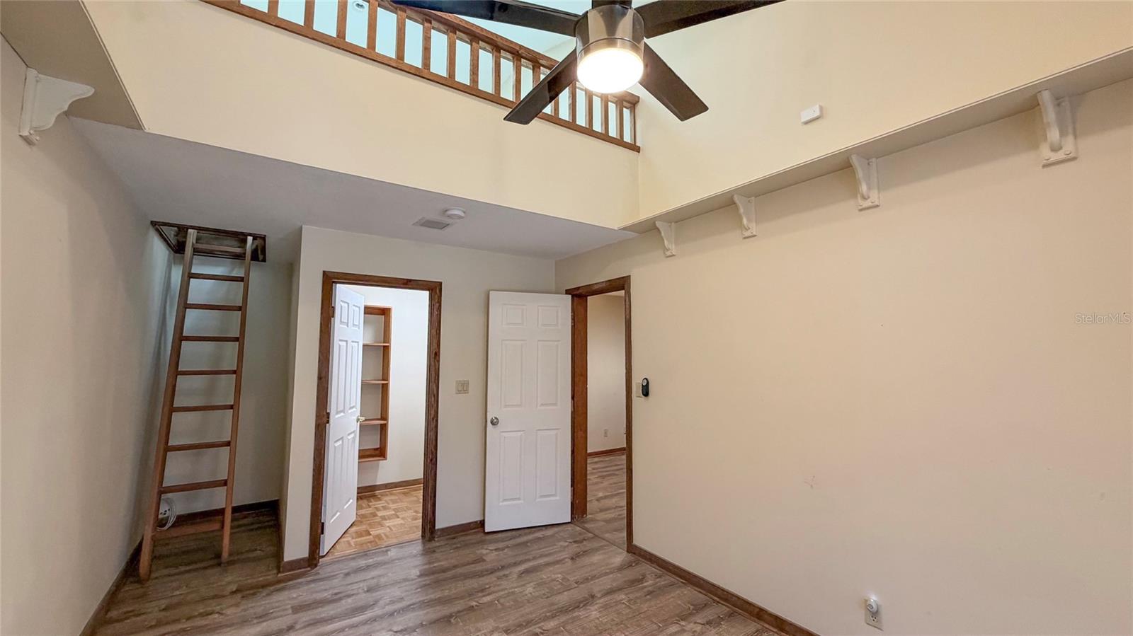 HIDDEN LAKE ESTATES - Residential Lease