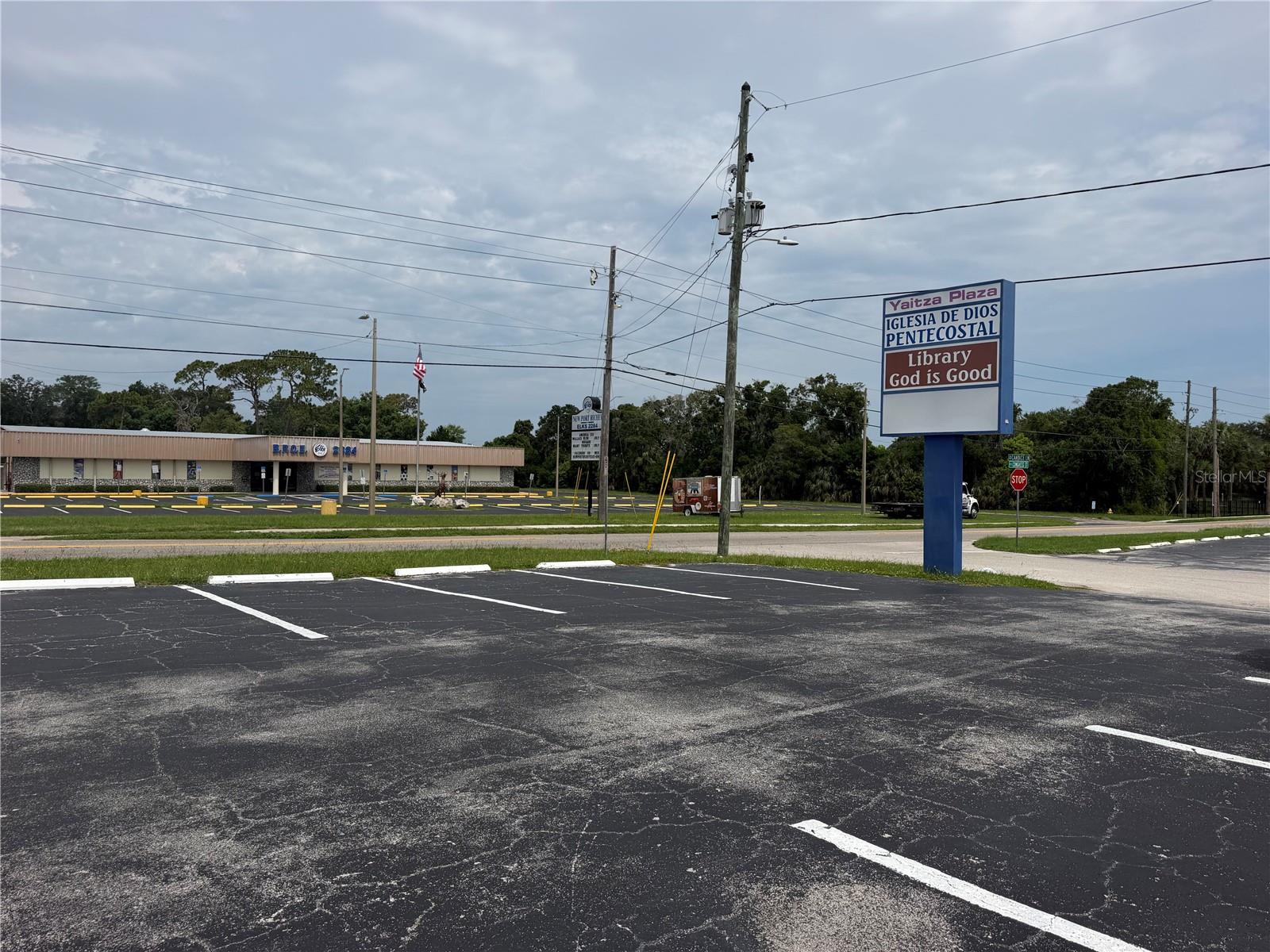 CONGRESS PARK - Commercial Lease