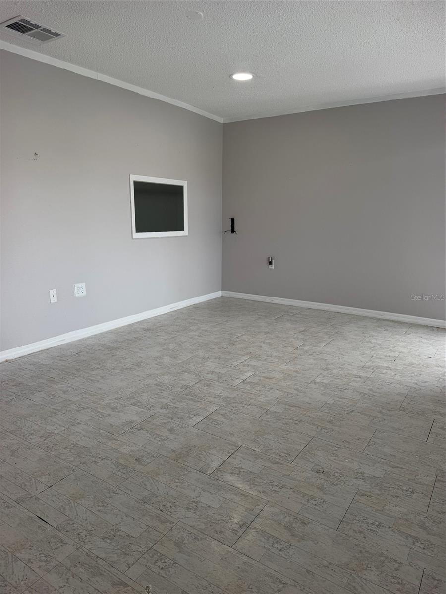 CONGRESS PARK - Commercial Lease