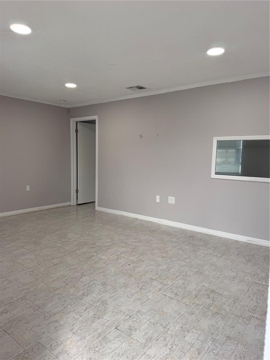 CONGRESS PARK - Commercial Lease