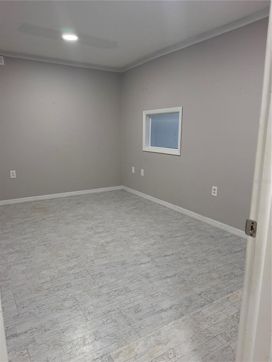 CONGRESS PARK - Commercial Lease