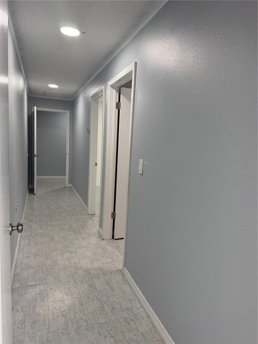 CONGRESS PARK - Commercial Lease