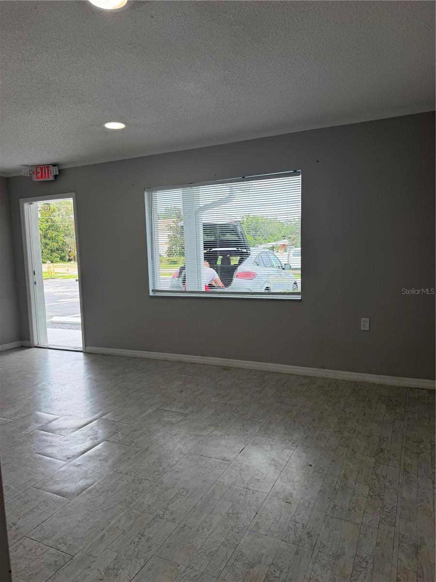 CONGRESS PARK - Commercial Lease