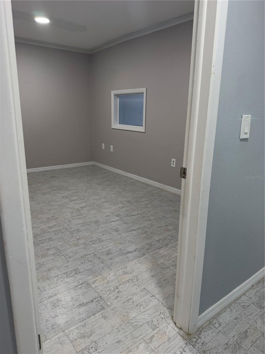 CONGRESS PARK - Commercial Lease