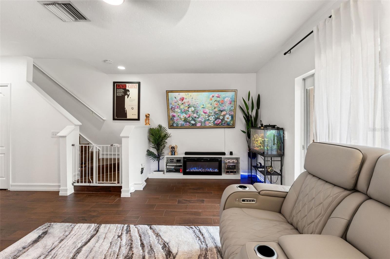 SWAN VIEW TWNHMS - Residential