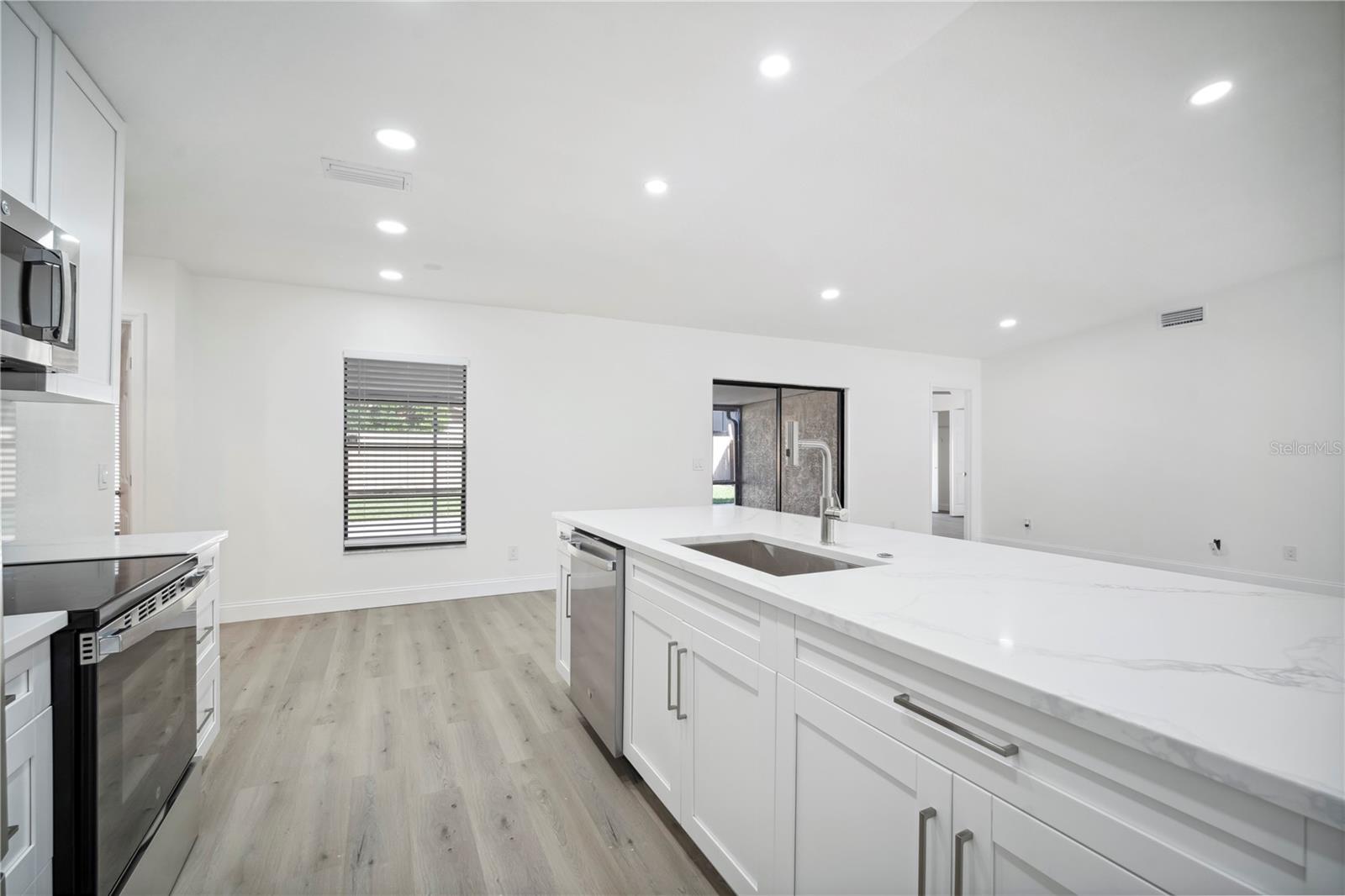BLOOMINGDALE SEC O - Residential