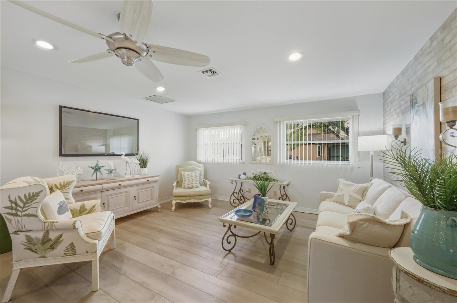 LAKE SUZY ESTATES - Residential