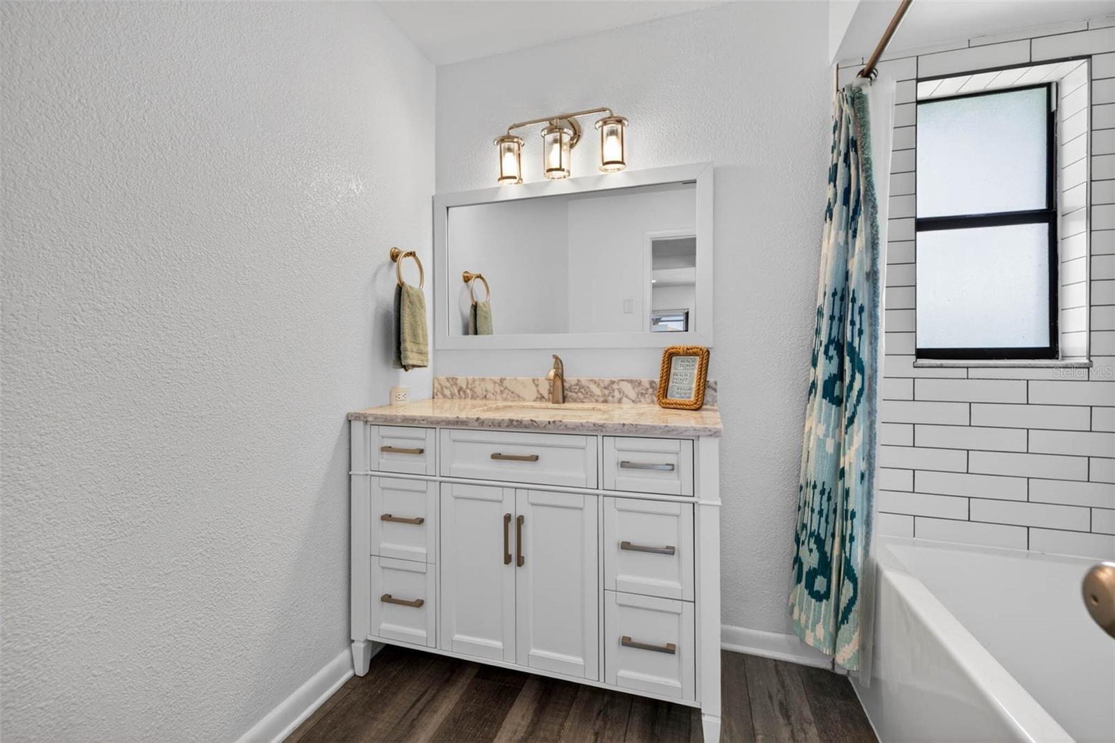 HARBOR ISLE UNIT ONE - Residential