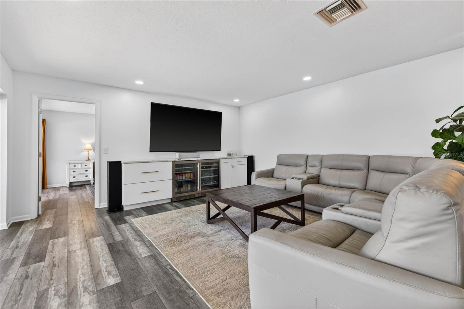 HARBOR ISLE UNIT ONE - Residential