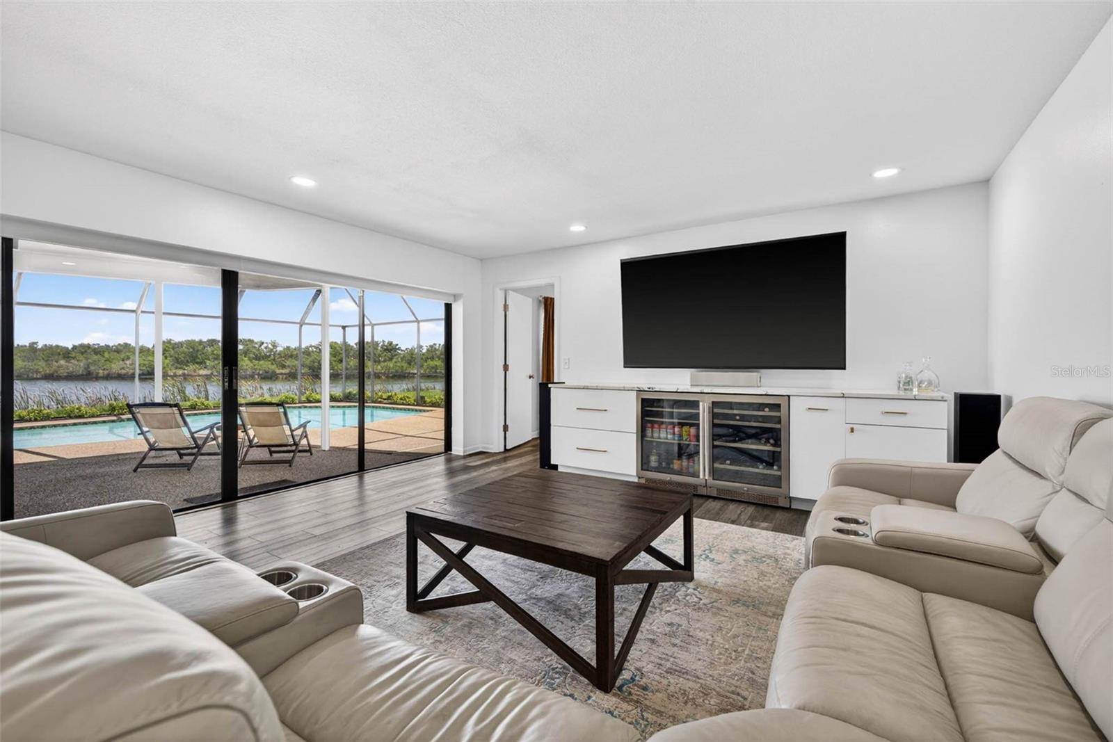 HARBOR ISLE UNIT ONE - Residential