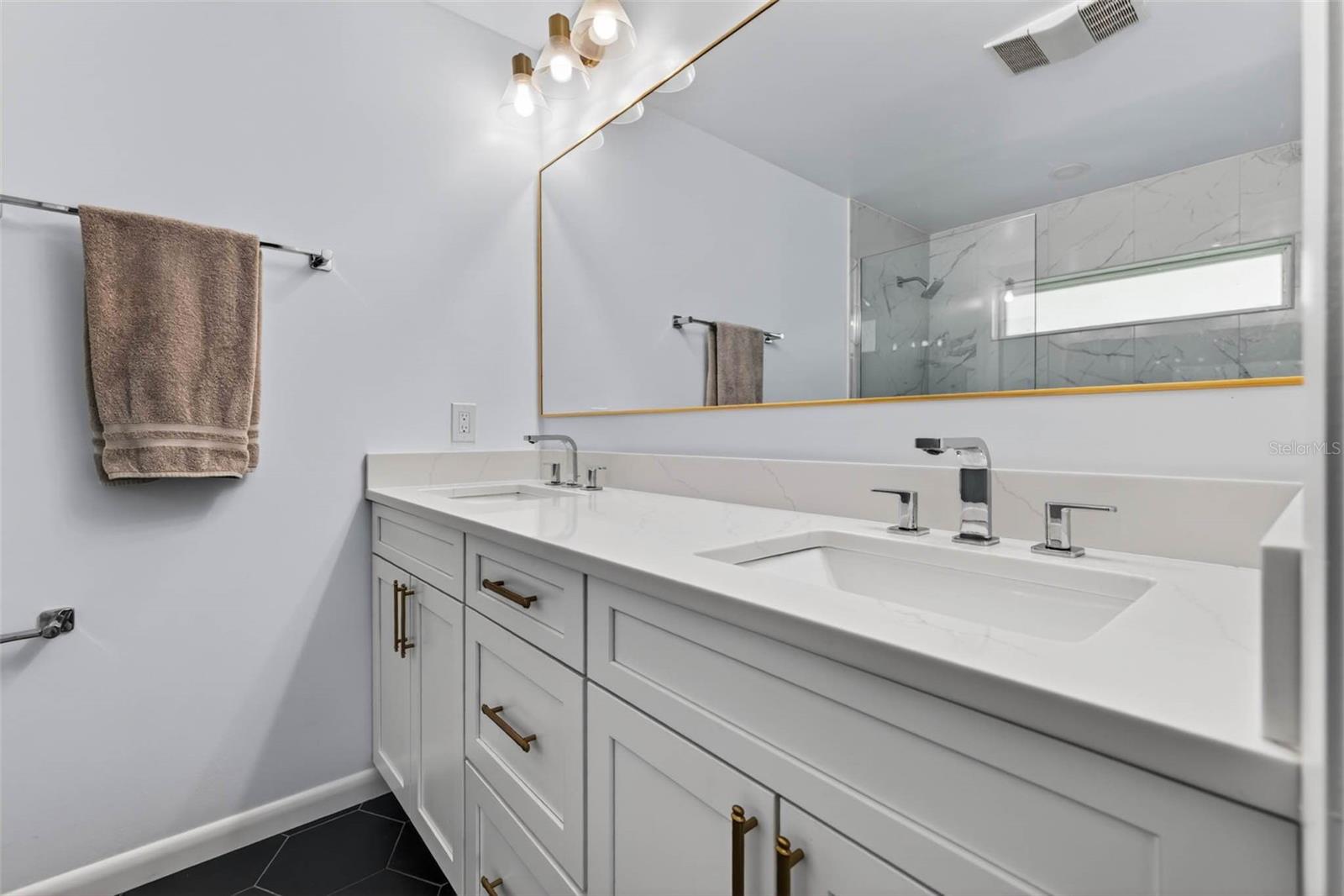 HARBOR ISLE UNIT ONE - Residential