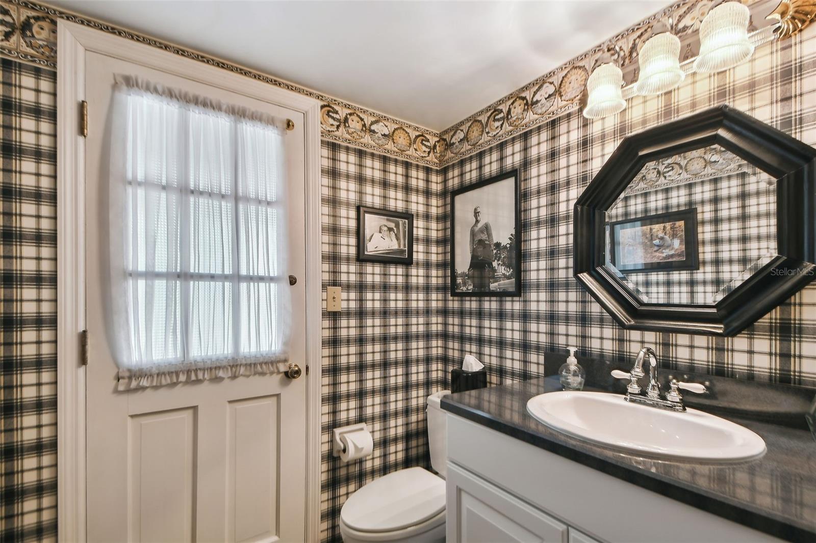 TIMBERLANE SHORES - Residential