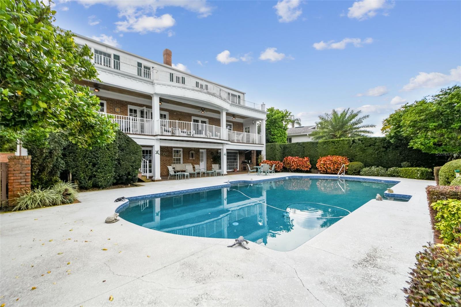 TIMBERLANE SHORES - Residential