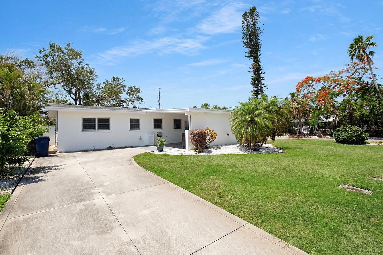 BELLE VISTA POINT - Residential