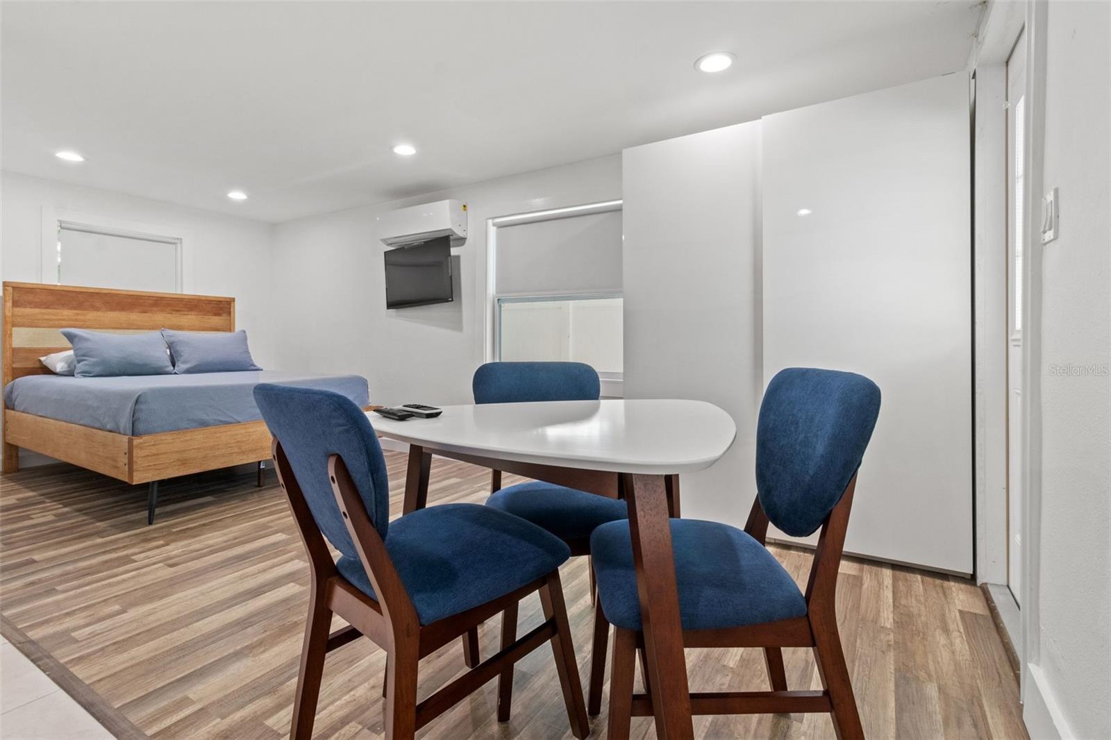 BIDWELLS OAK WOOD ADD - Residential Lease