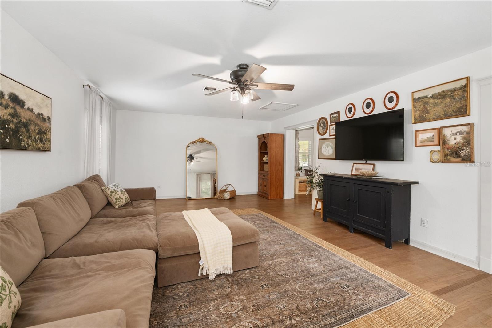 WOODFIELDS UN 04 - Residential