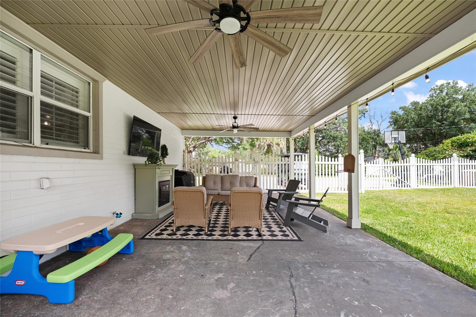 WOODFIELDS UN 04 - Residential
