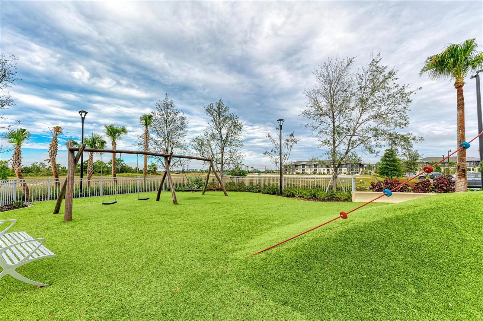 COACH HOMES 4/GRAN PARADISO BL - Residential