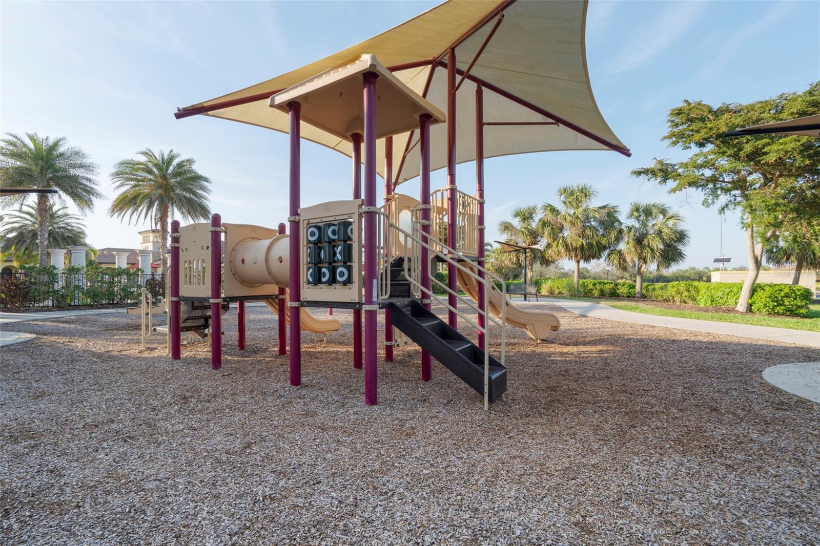 COACH HOMES 4/GRAN PARADISO BL - Residential
