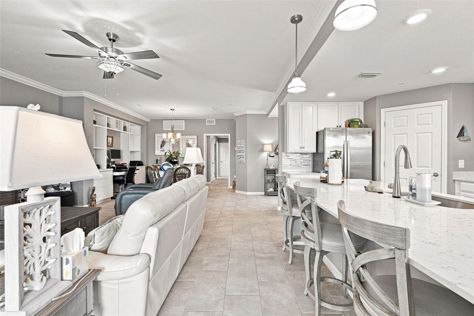 COACH HOMES 4/GRAN PARADISO BL - Residential