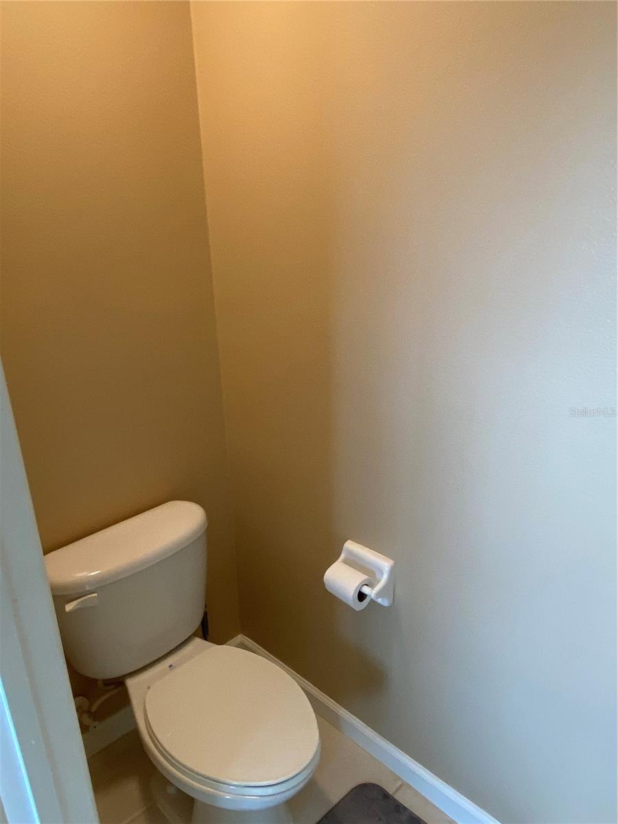 VISTAS AT LAKE HOWELL - Residential Lease