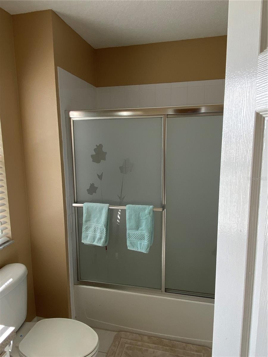 VISTAS AT LAKE HOWELL - Residential Lease