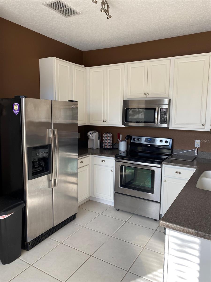 VISTAS AT LAKE HOWELL - Residential Lease