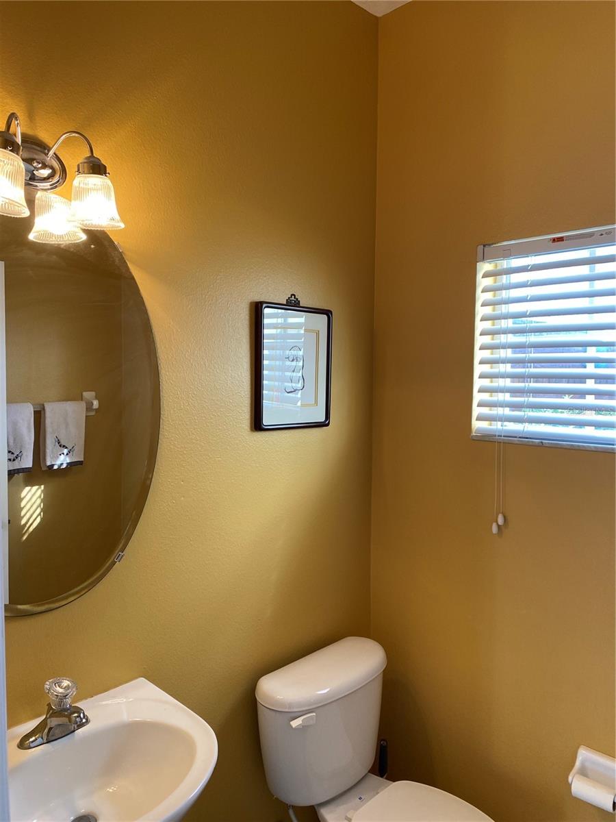 VISTAS AT LAKE HOWELL - Residential Lease