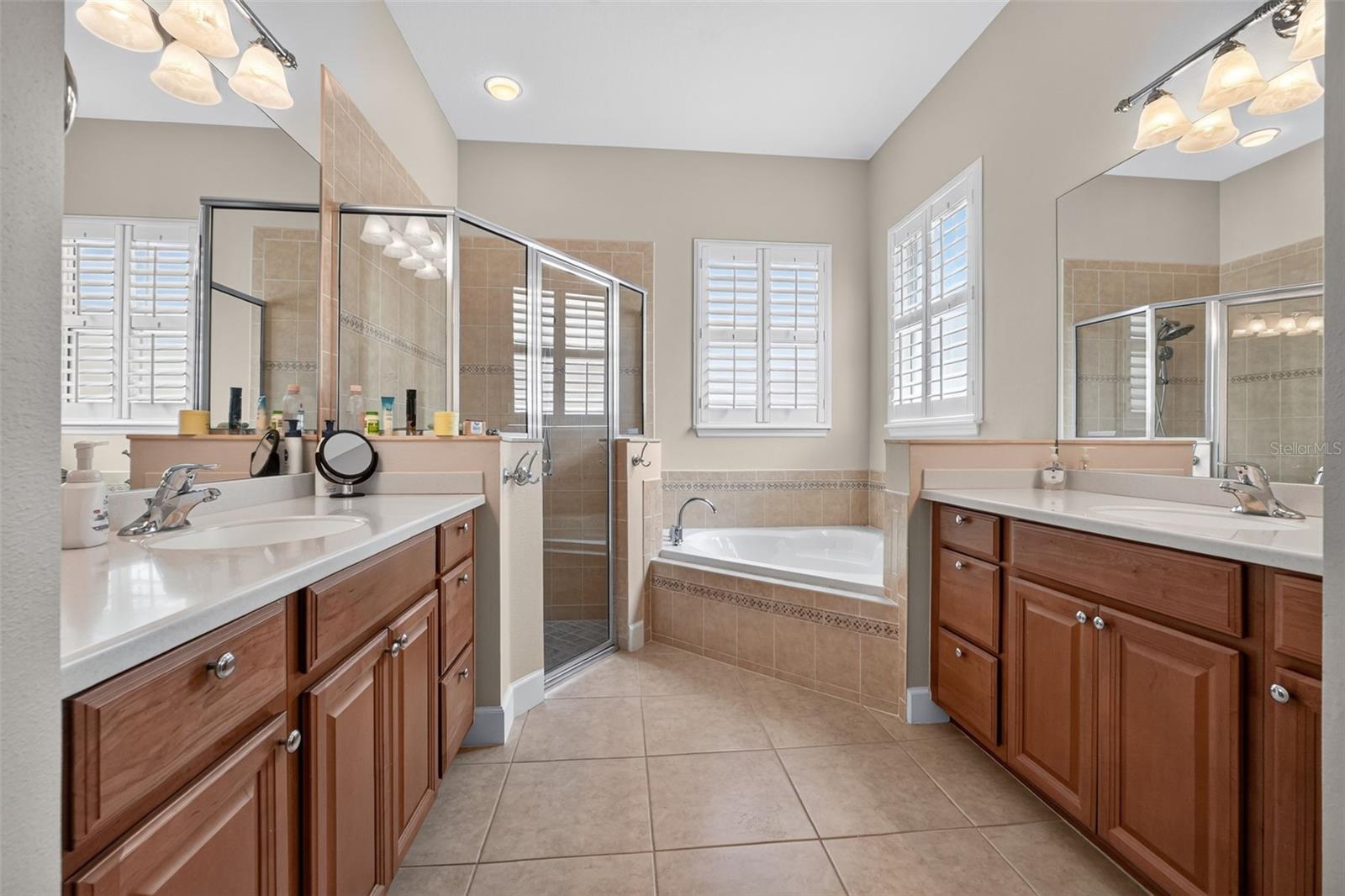 SAVANNAH POINTE - Residential
