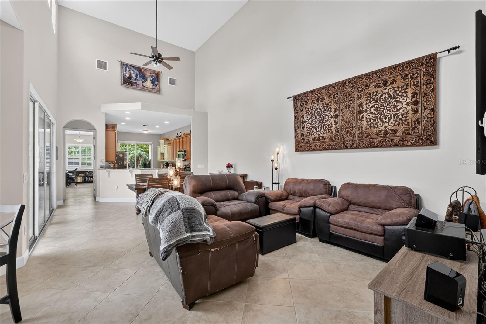 SAVANNAH POINTE - Residential