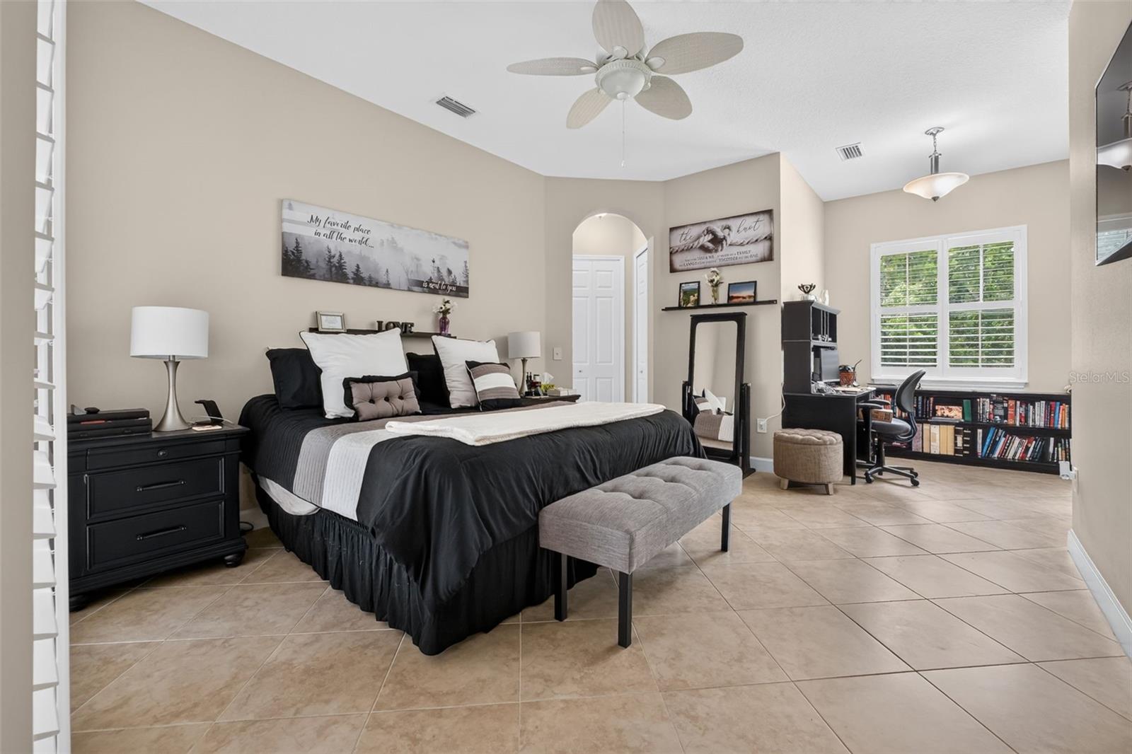 SAVANNAH POINTE - Residential
