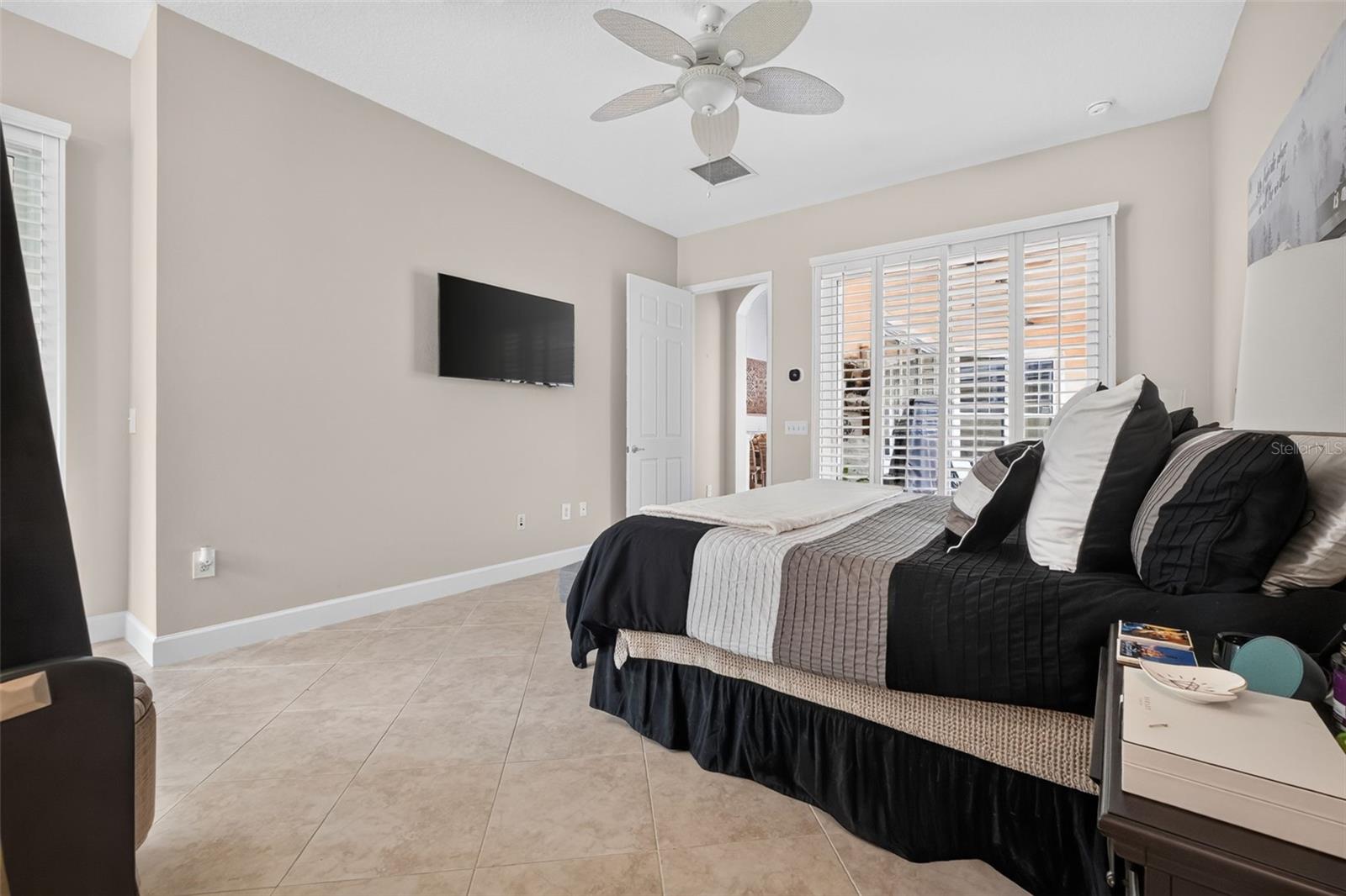 SAVANNAH POINTE - Residential