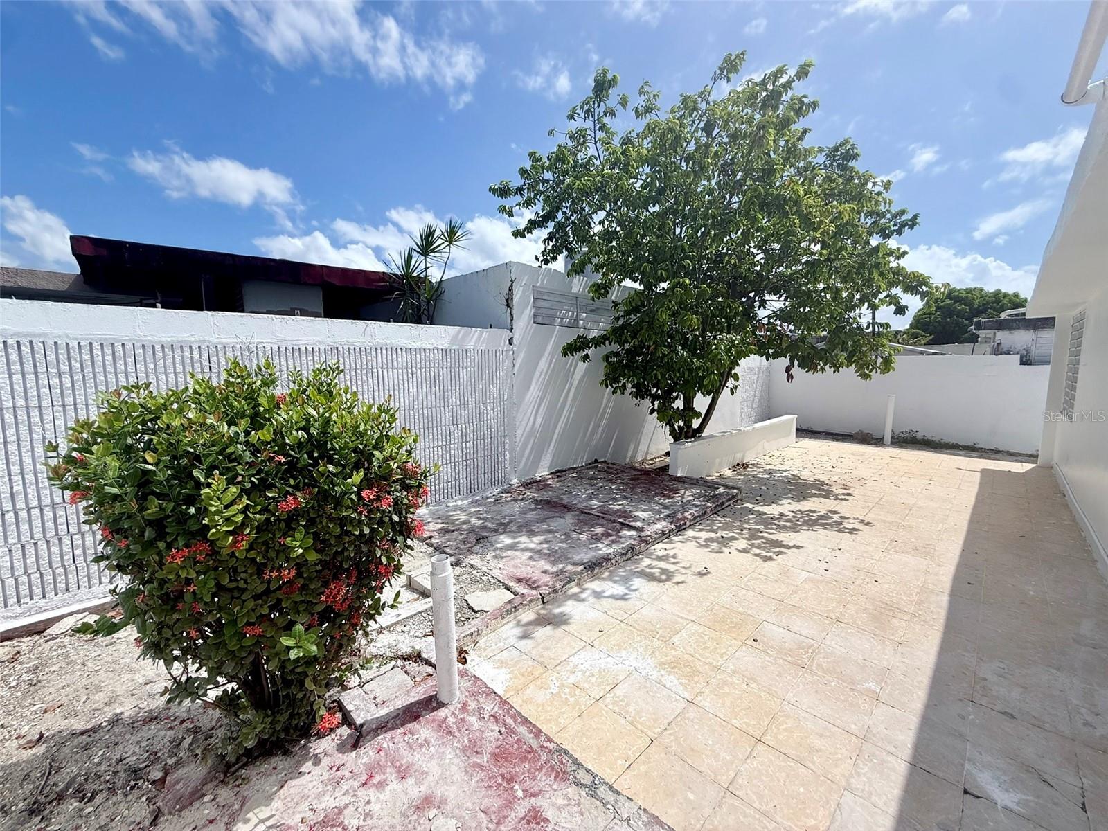 VILLA CAROLINA - Residential